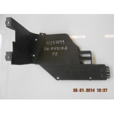 DAEWOO NUBIRA-PLAST POD MOTOR PRAVY